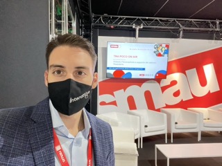 Selfie allo stand SMAU Milano 2021